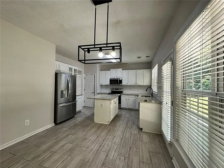 3535 Ridgefair Dr — Photo 4