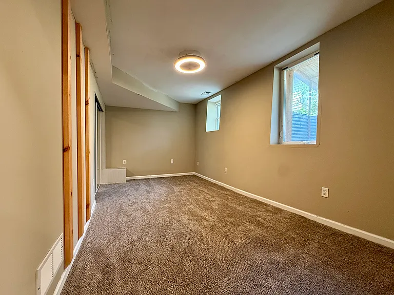 2613 Bryant Ave S #B — Photo 16