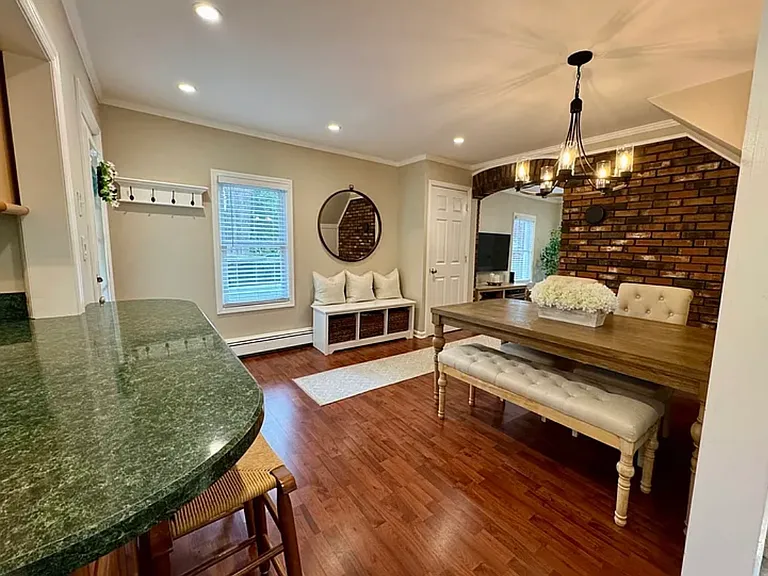 8 McKay Ln — Photo 17