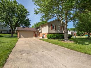 1695 Foxglove Dr, Saint Charles, MO