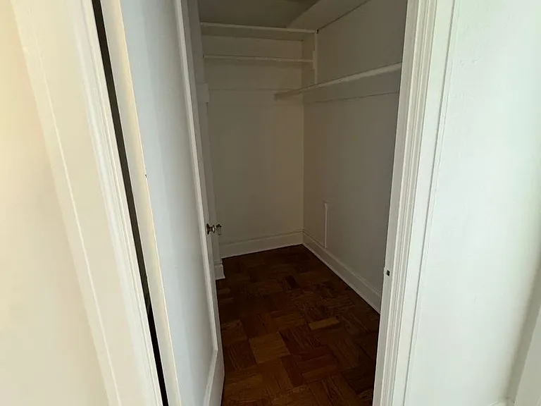 Comfortable Urban Living in a Classic Brick Building Near UW & Light Rail — Photo 67