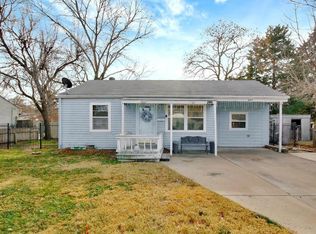 5807 Castle Dr, Wichita, KS 67218
