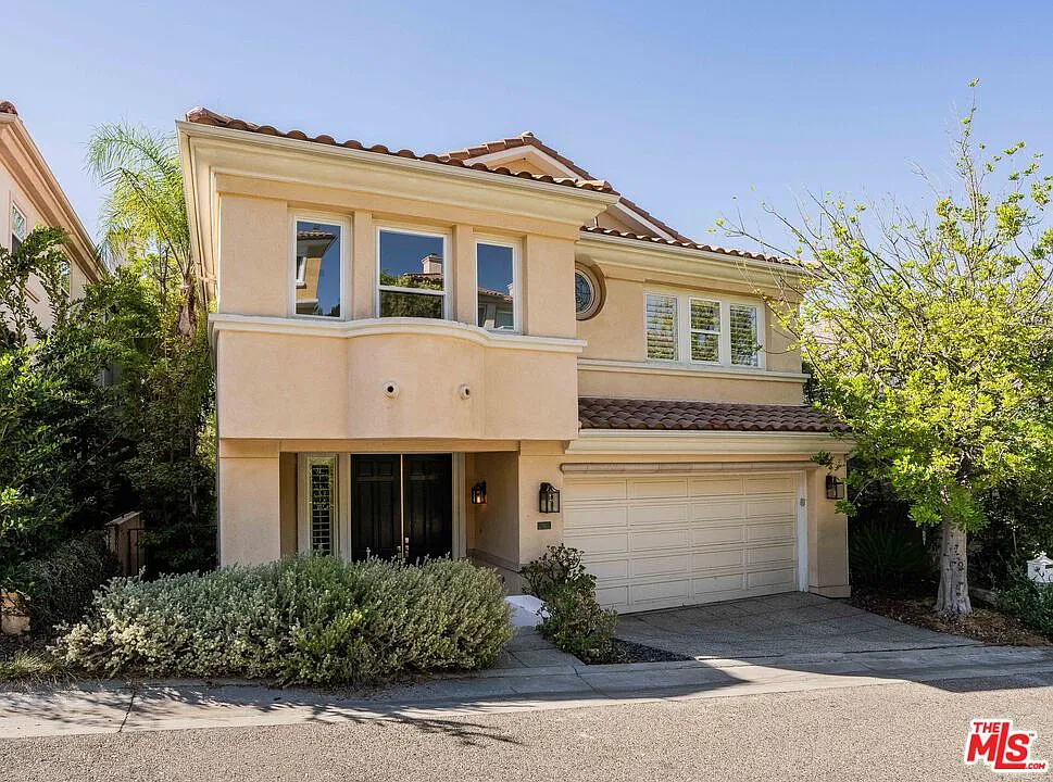4 bed, 3.5 bath, 3117 sqft, $12,000 — Photo 1