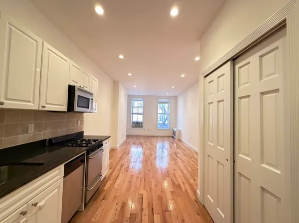 108 Charles St #K, New York, NY 10014