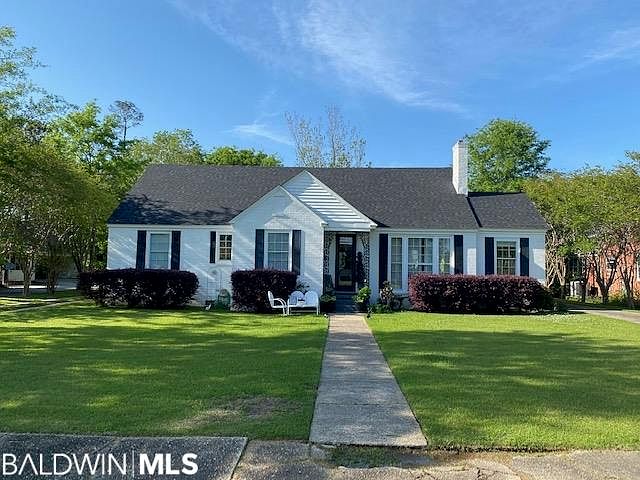 215 E Pine St Atmore Al 36502 Zillow