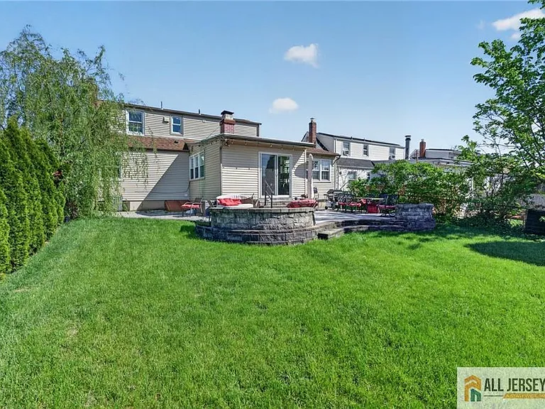 177 Midfield Rd — Photo 23