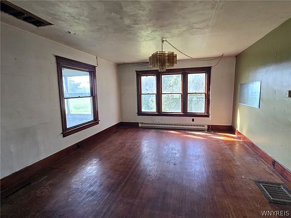 4th image of 3566 Drum Rd