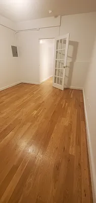 Rented by Manhattan Best Realty, Inc. | media 8