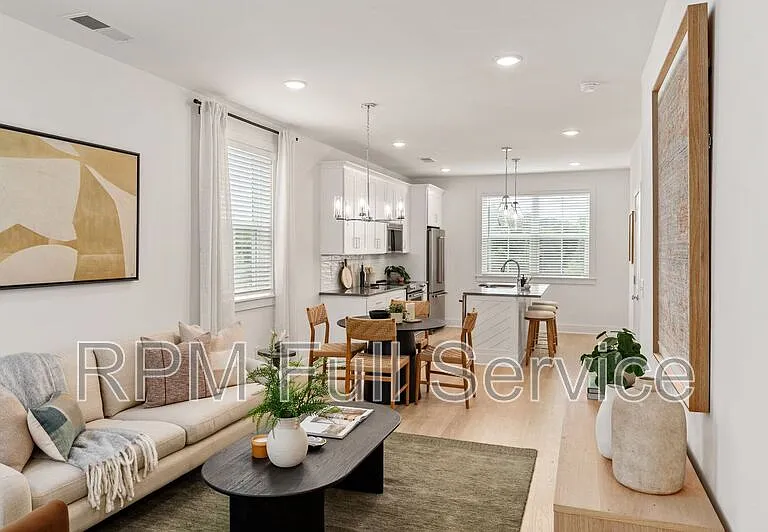 700 N Dupont Ave #228 — Photo 19