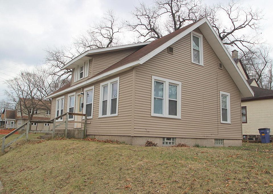 1st image of 550 Dickinson St SE