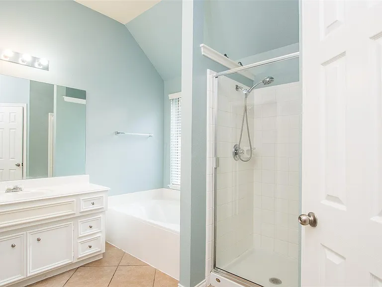 8847 Distant Woods Dr — Photo 22