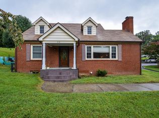 8121 Bent Mountain Rd, Roanoke, VA 24018