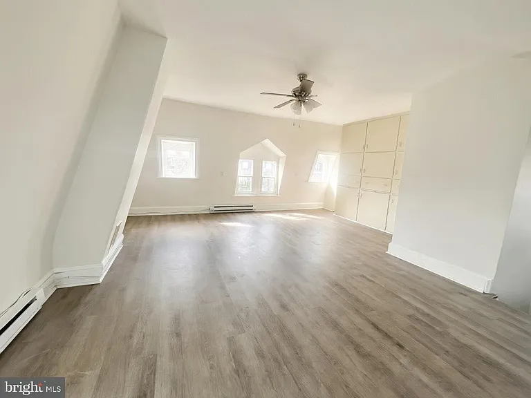 535 E High St — Photo 12