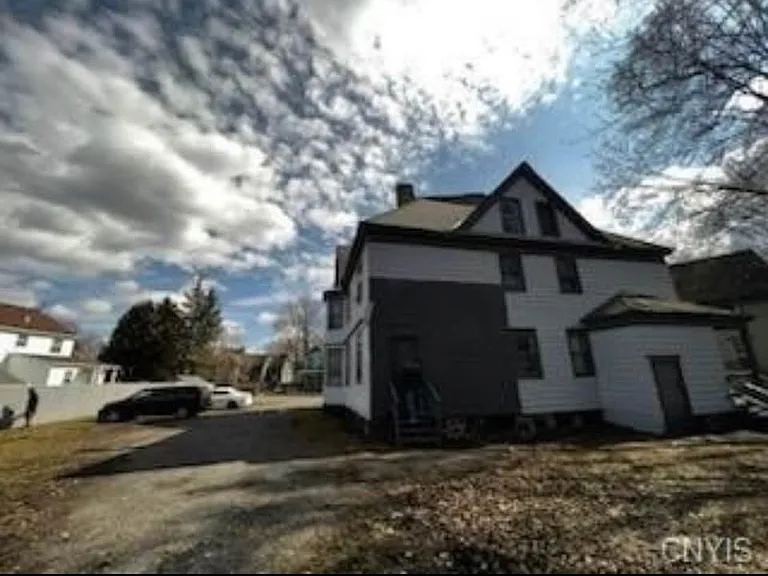 204-206 Barrett St #5 — Photo 4