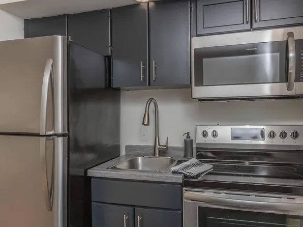 River Hills Flats, 2627 Hixson Pike #116, Chattanooga, TN 37415