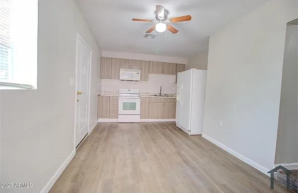 418 E 5th St — Photo 2