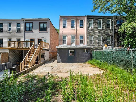 4th image of 252 Woodbine Street