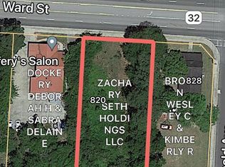 820 Ward St E, Douglas, GA 31533