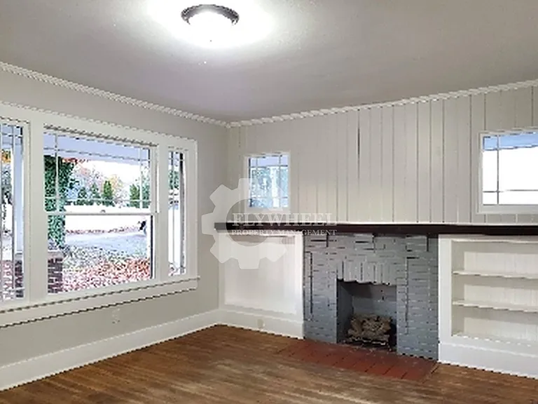 910 S Crest Rd #B — Photo 6