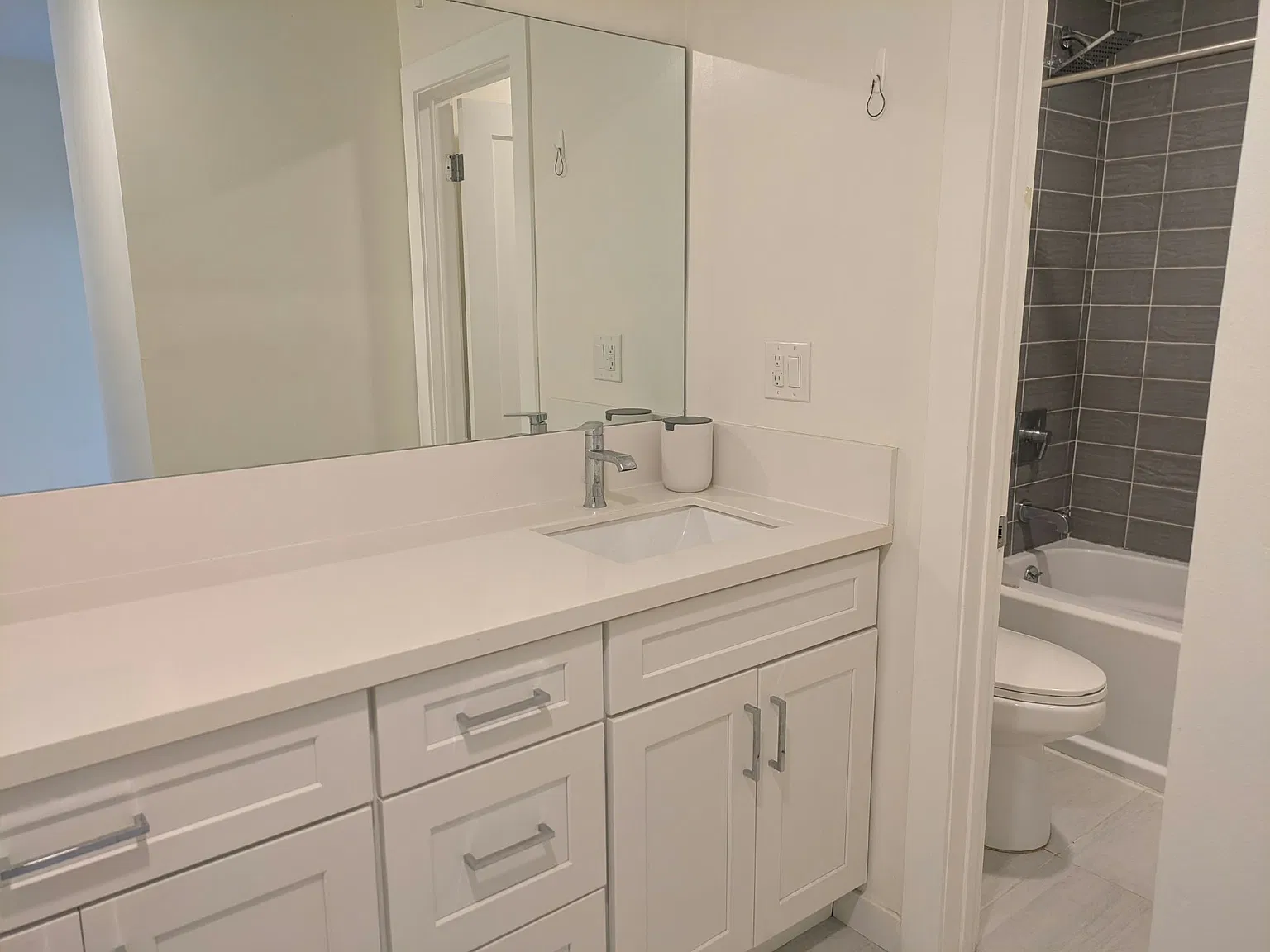 Studio, 450 sqft, $2,150 — Photo 3