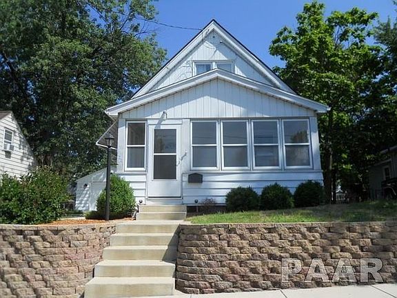 3rd image of 1321 E Duryea Ave