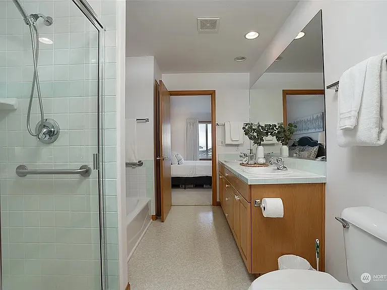 1207 Sequalish St — Photo 12