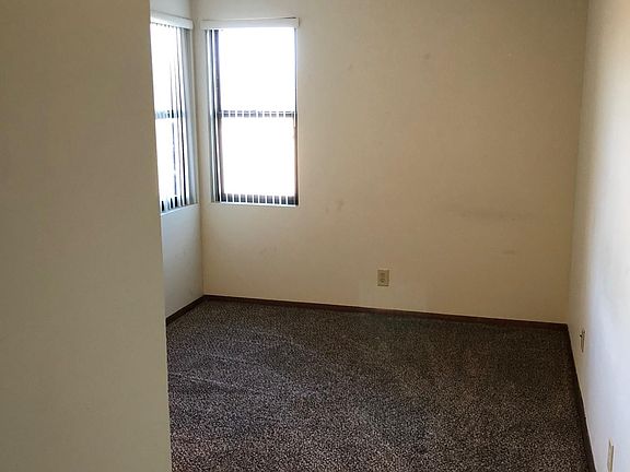 5th image of 1935 N Lincoln Ave APT 104
