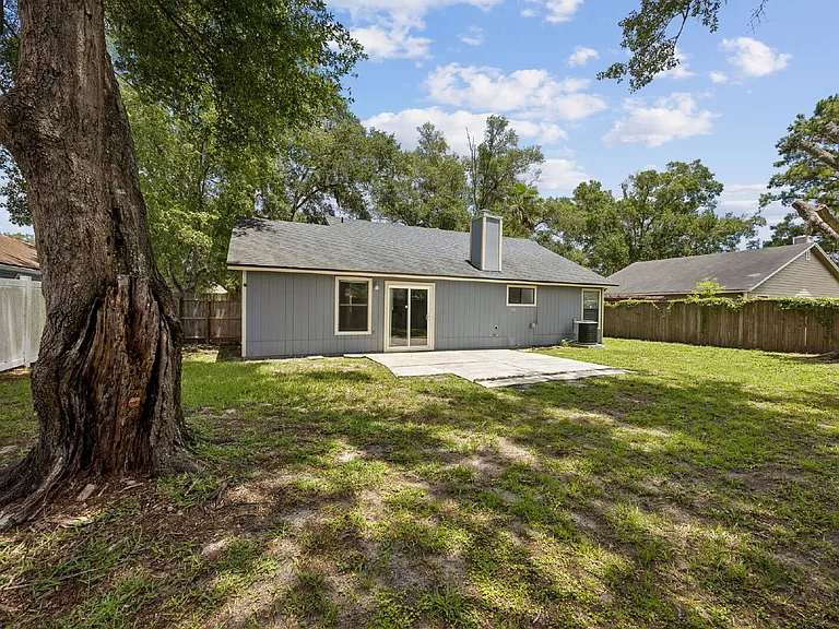 8362 Rockridge Dr — Photo 23