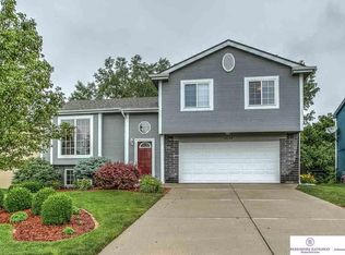 6624 N 116th Cir, Omaha, NE 68164