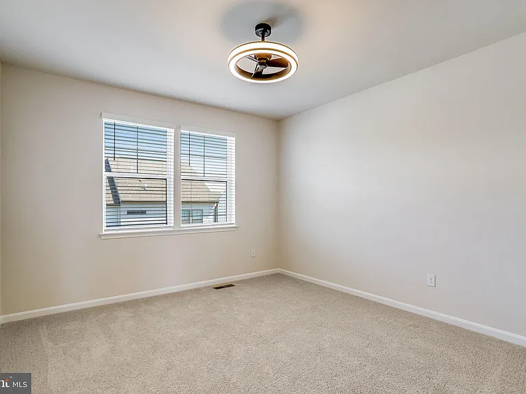 385 Ensemble Way — Photo 24