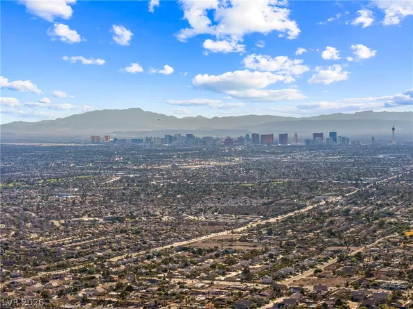 310 Peaceful St, Sunrise Manor, NV 89110