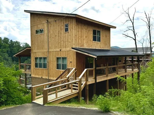 2220 Headrick Lead, Sevierville, TN 37862