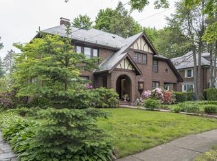 21 Merrill Rd, Newton, MA 02459