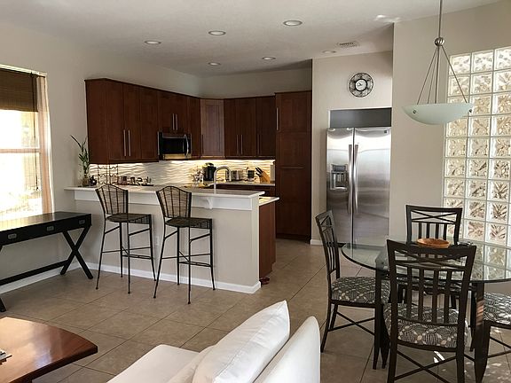 Kitchen & Breakfast Cafe