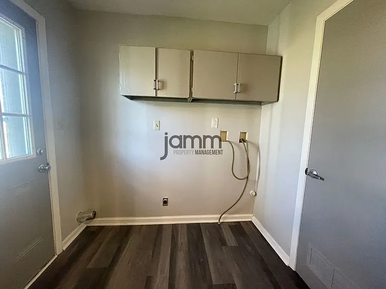 635 Yacavona St — Photo 18