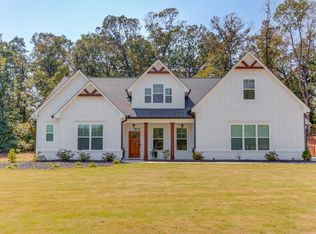 525 Storey Ln, Jefferson, GA 30549