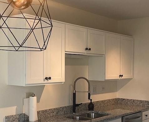 5th image of 205 Ashbury Ln E APT 4