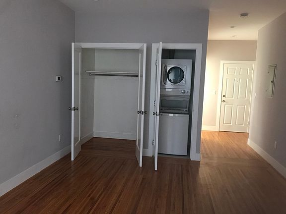 4th image of 1522 Howard St APT 4