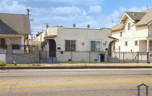 1st image of 424 W Gage Ave