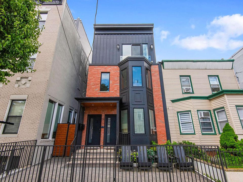 1st image of 19 Leonard St Unit 2