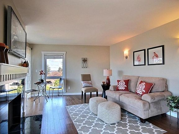 3rd image of 900 Summit Ave E #500