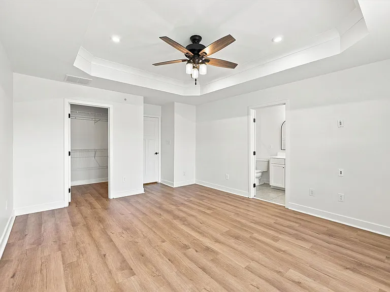 523 E Union St — Photo 14
