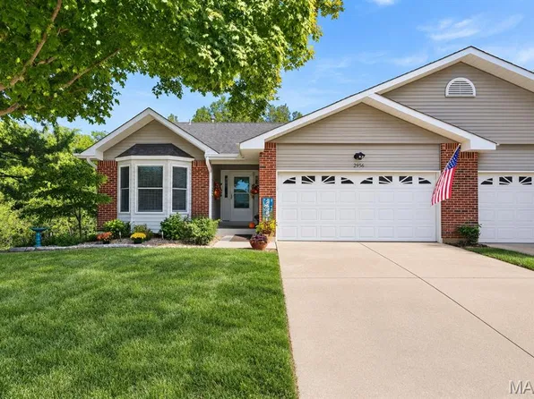 2956 Oakmoor Dr #10A, Saint Charles, MO 63301