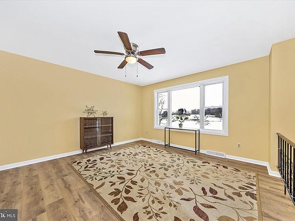 4th image of 17935 College Rd