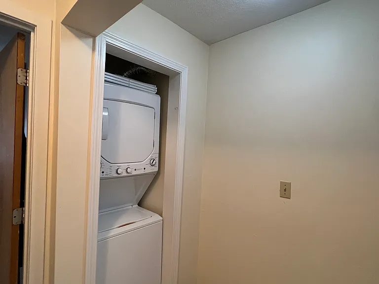 158 N Beacon St — Photo 13