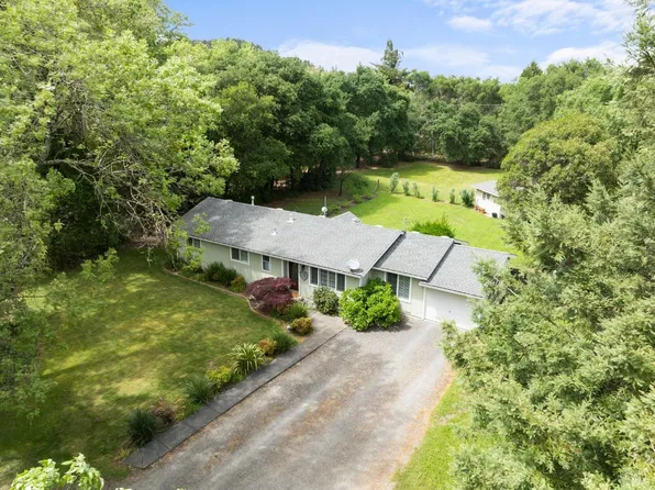 2460 W Dry Creek Road, Healdsburg, CA 95448