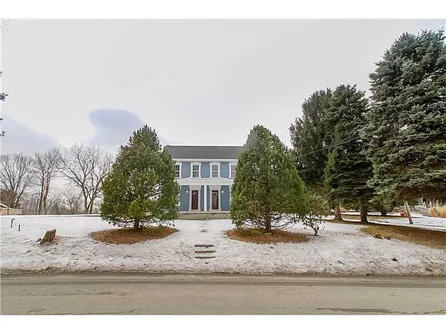 465 Ridgewood Dr photo 1