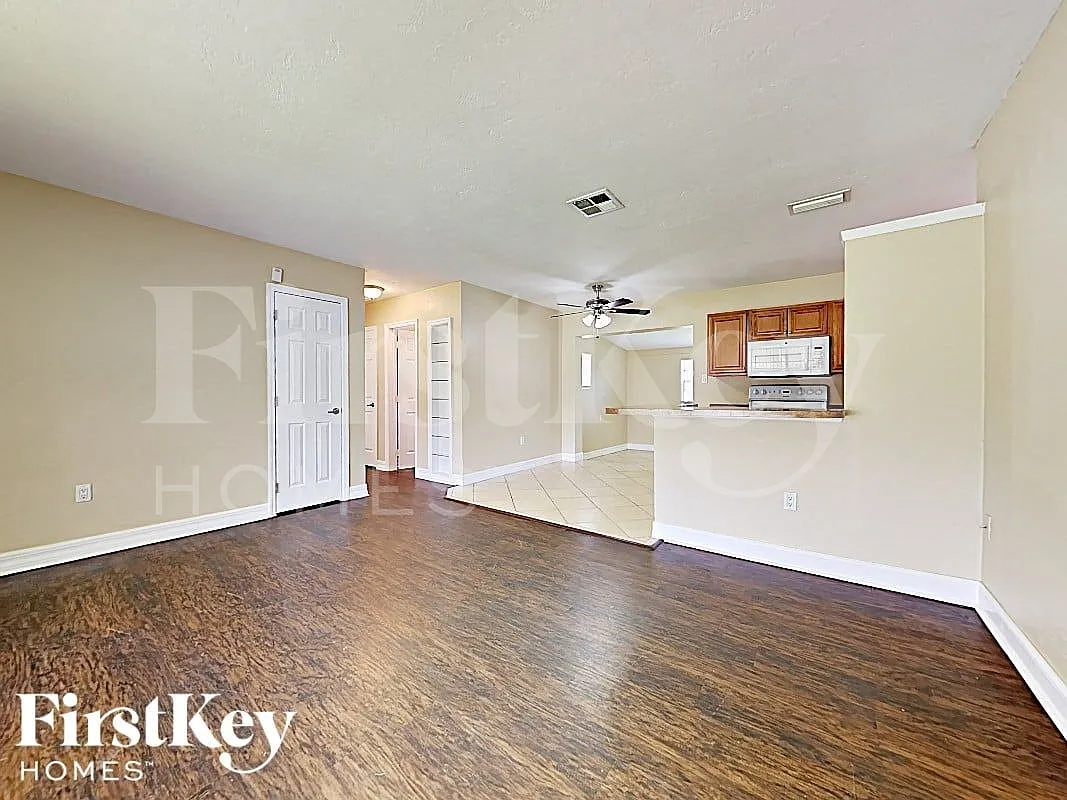 2 bed, 1.0 bath, 1050 sqft, $1,470 — Photo 4