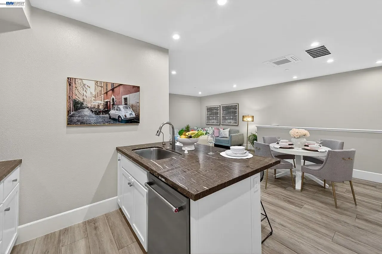 3 bed, $1,400 — Photo 3