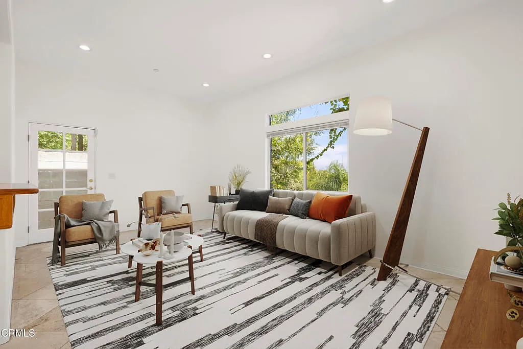 3 bed, 2.0 bath, 1125 sqft, $3,950 — Photo 4